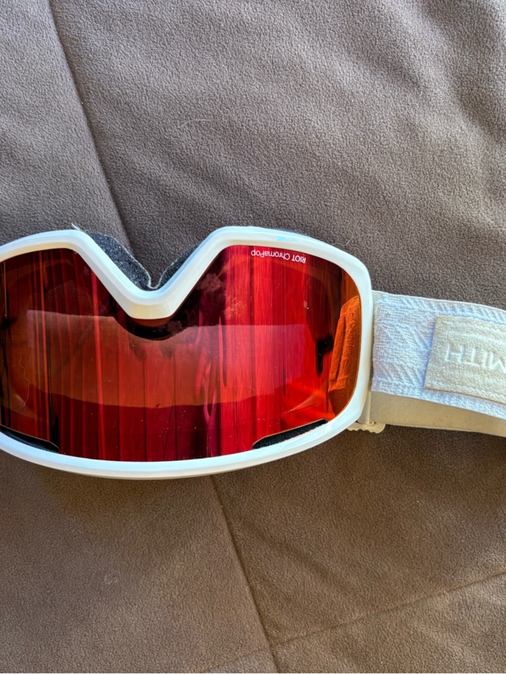 SMITH Light Gray Protective Goggle Sleeve